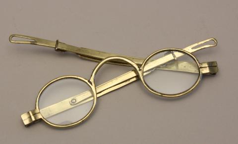 Meade eyeglasses AT (1)